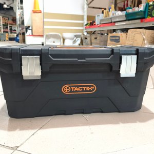 Caja de Herramientas Táctix Negra con Manija y Cierres Frontales - imagen 2