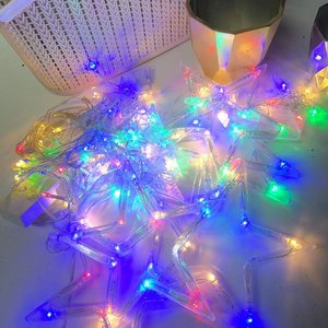 Lote de 9 Piezas: 2 Canastos Plásticos, 6 Macetas y Luces Estrellas - imagen 2