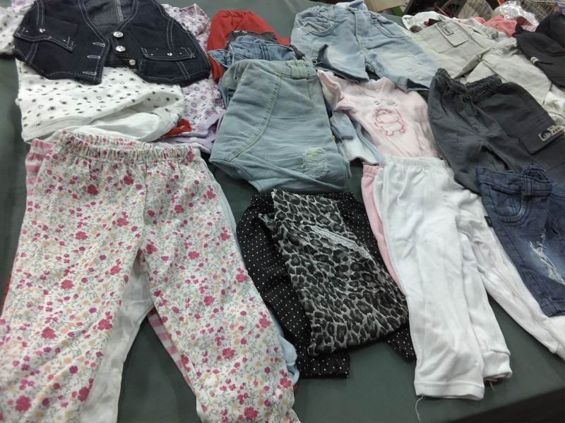 Lote de Ropa Infantil: Camisas, Bodys, Shorts y Pantalones Vaqueros