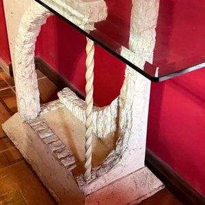 Mesa de Arrimo con Tapa de Vidrio y Base Estilo Piedra - imagen 4