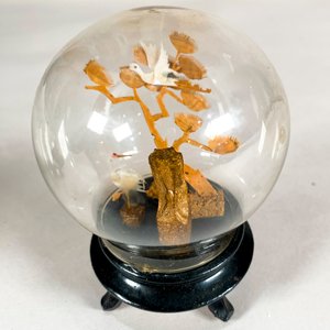 Dos Cúpulas Decorativas de Corcho con Escenas Orientales y Aves - imagen 2