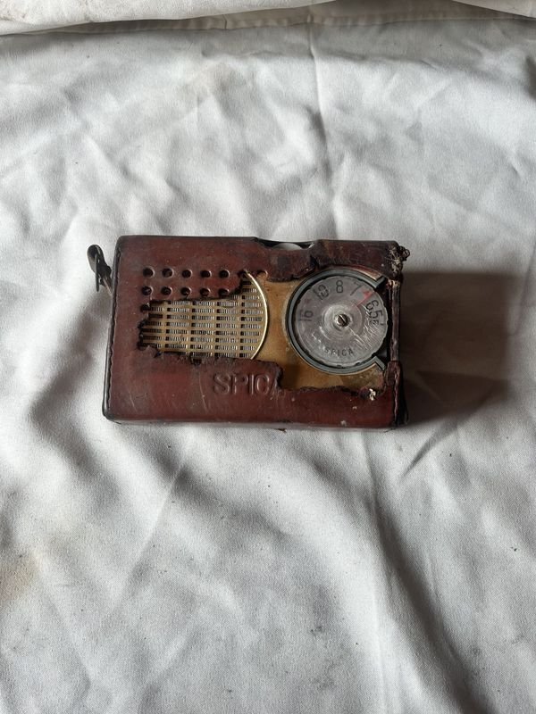 Lote siguiente: Radio Spica Japonesa en su Estuche