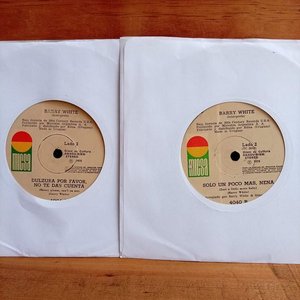 Dos Discos Simples de Barry White - Industria Uruguaya (1973) - imagen 1