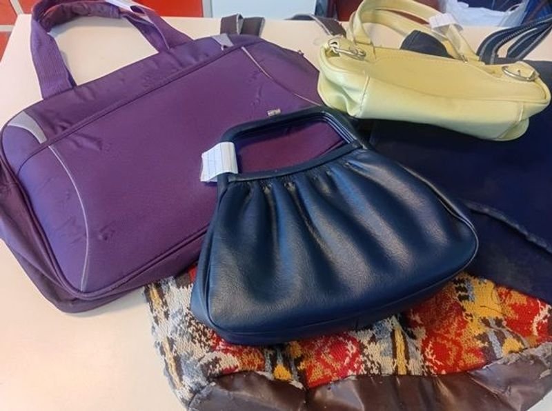 Colección de bolsos y carteras de segunda mano - imagen 3