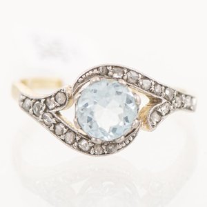 Lote siguiente: Anillo Oro 18k con Aguamarina y Brillantes