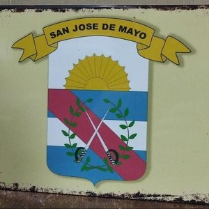 Lote siguiente: Cartel Decorativo Chapa Escudo San José de Mayo 28x19 cm