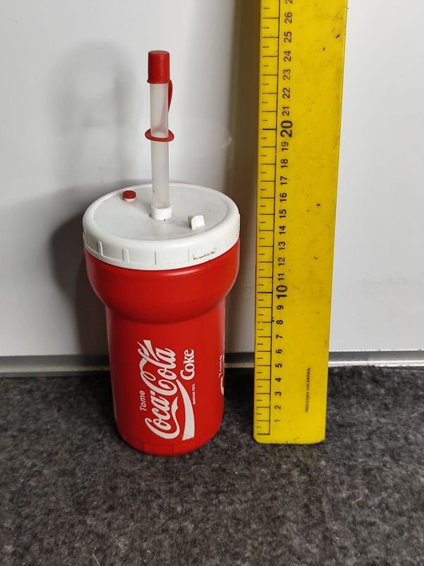Vaso o Botellita Coca-Cola Roja con Tapa y Sorbete - imagen 1