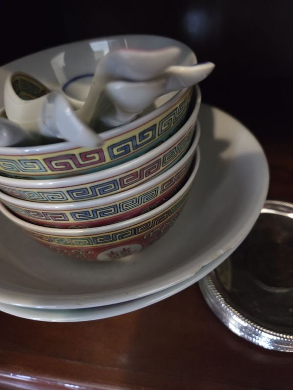 Gran lote de copas, vasos y vajilla en buen estado - imagen 9