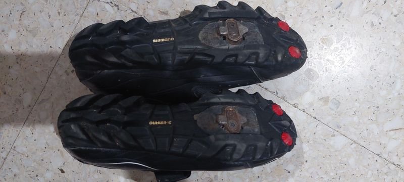 Zapatillas de Ciclismo en Excelente Condición - imagen 4