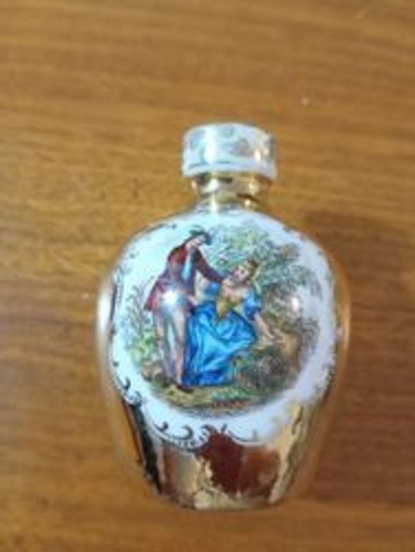 Figurina de niña con venado y alhajero - imagen 6