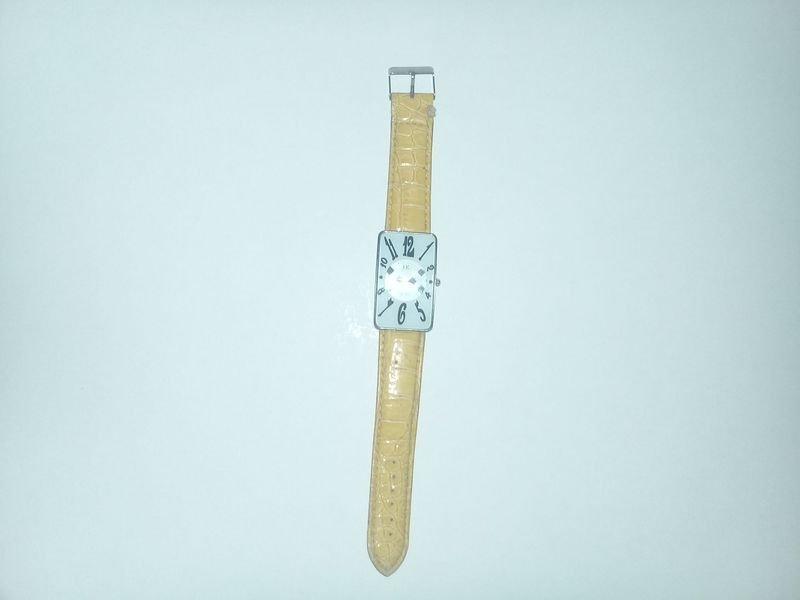 Lote anterior: Reloj de pulsera para dama de buena calidad