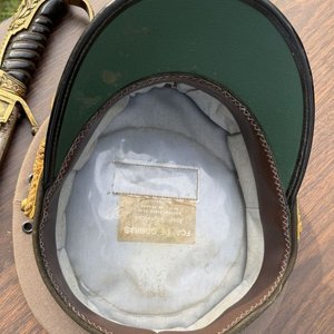 gorra de un alto rango militar en muy buenas condiciones data del 1930 - imagen 2