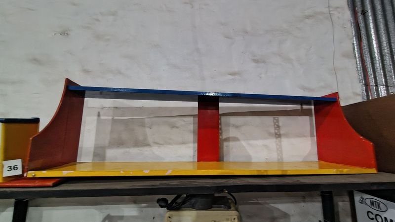 Estanterías de madera pintadas para almacenamiento - imagen 3