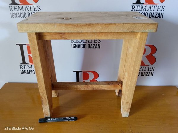 Banquito de madera para uso en hogar - imagen 1