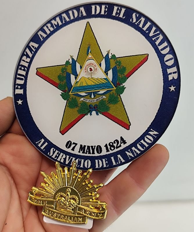 Escudo Ejército Australiano y Posavasos El Salvador