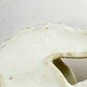 Figura de Perro Borzoi en Porcelana Blanca y Miel - imagen 4