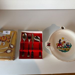 Set de Vajilla Infantil: Plato Térmico y Cubiertos con Dibujos Animados - imagen 1