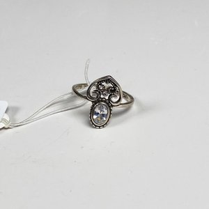 Lote anterior: Anillo de Plata con Piedra Ovalada y Detalles Calados