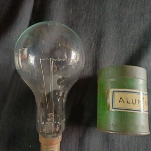 Lámpara Antigua de Vidrio con Lata de Aluminio - imagen 2