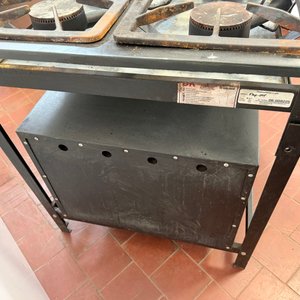 Anafe Industrial 4 Fuegos con Horno Acamax Tomasi - imagen 5