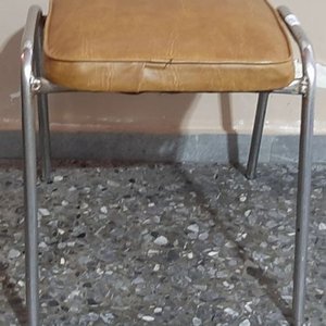 Silla Negra de Caño y Banqueta Tapizada - imagen 3