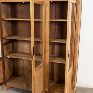 Biblioteca Rústica de Pino con Tres Puertas Vidriadas - imagen 3