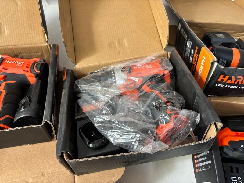 Atornilladoras a batería: una colección de herramientas y accesorios - imagen 6