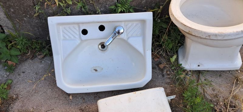 Item 881032 - Image 1