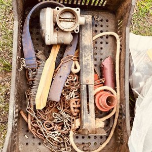 Cajón con Varios Artículos de Metal y Plástico - imagen 2