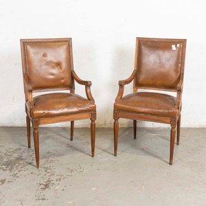 Lote anterior: Par de Sillones Estilo Luis XVI Estructura de Madera y Tapizado de Cuero