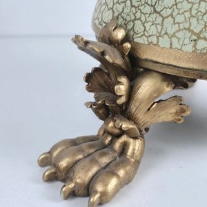 Jarrón Decorativo Clásico con Acabado Craquelado y Motivos Florales Dorados - imagen 3