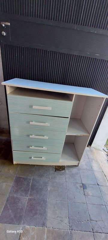 Lote anterior: Comoda en buen estado, mueble de almacenamiento