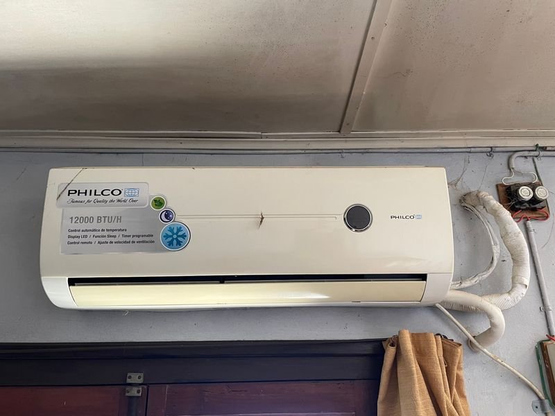 Aire Acondicionado Philco 12000 BTU con Control Remoto