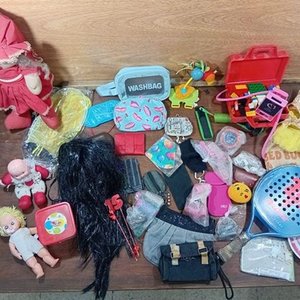 Lote siguiente: Lote Variado: Muñecas, Accesorios de Moda, Juguetes y Más