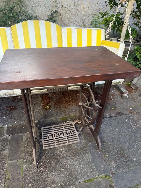 Mesa Singer de Madera y Hierro Estilo Industrial