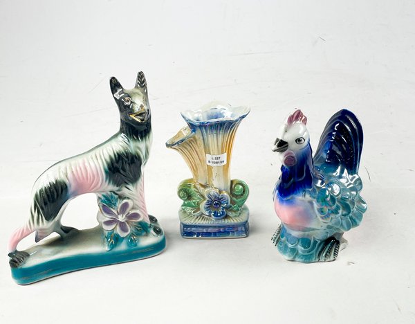 Lote siguiente: Figuras y floreros de cerámica decorativos
