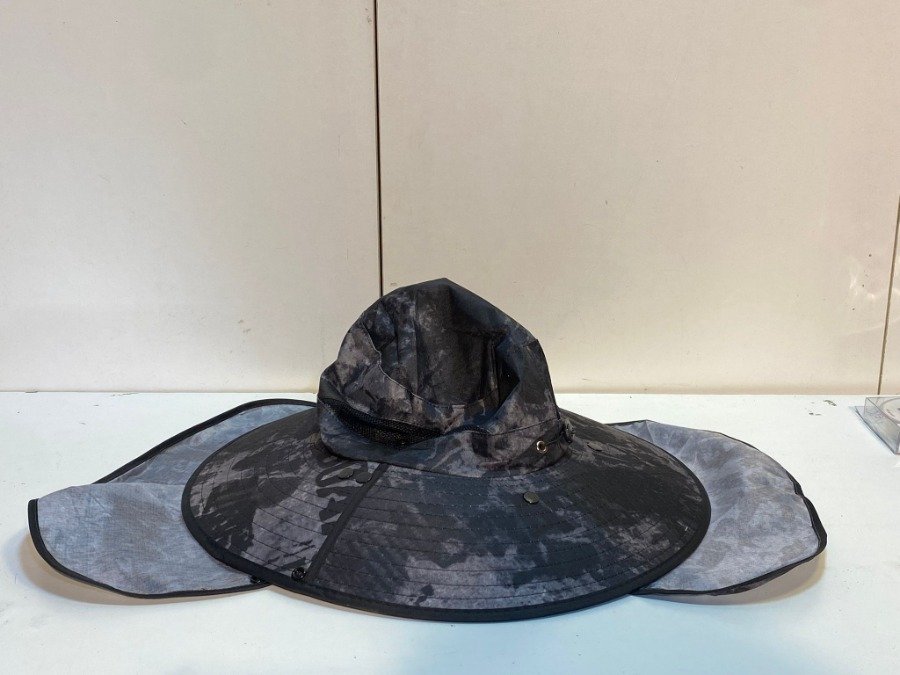 Equipo de Pesca Completo con Gorro y Lanzas - imagen 4
