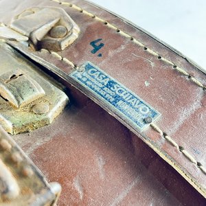 Sombrerera Antigua Marrón Fibra con Etiquetas de Viaje - imagen 4
