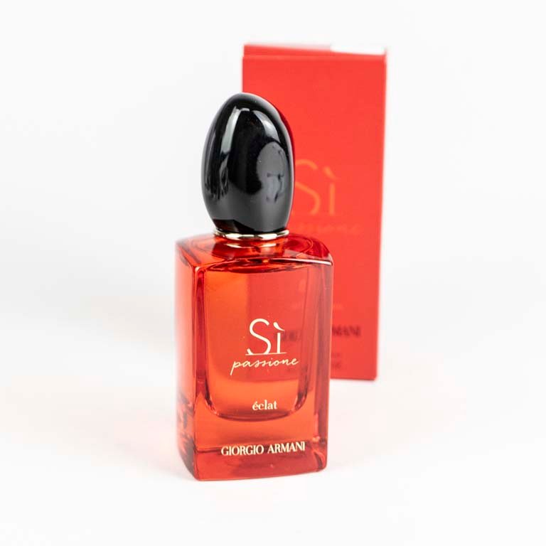 Lote anterior: Perfume Giorgio Armani Sí Passione de 50 ml, en caja