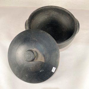 Olla de Barro Cocido Negra con Tapa - Diámetro 32 cm - imagen 2