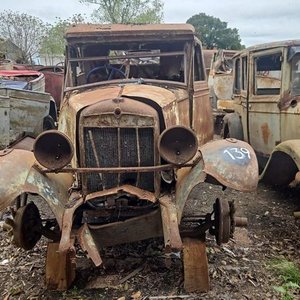 Lote anterior: Camioneta Antigua Rugby Dos Puertas
