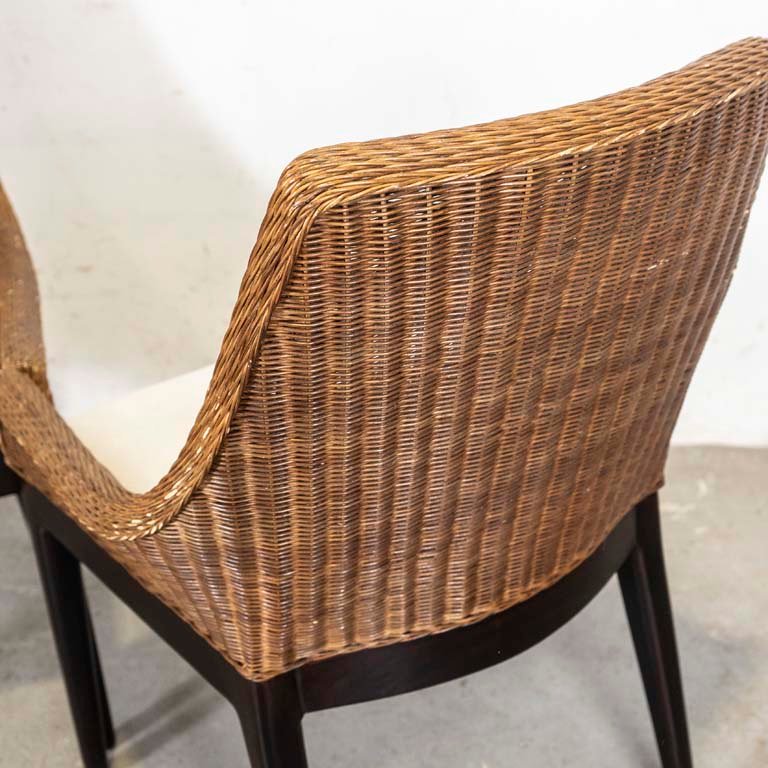 Sillones de madera y ratán con asientos tapizados - imagen 3