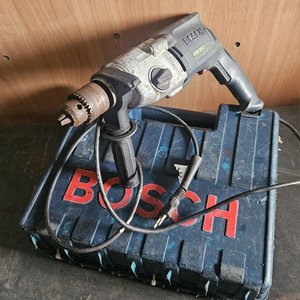 Lote anterior: Taladro Percutor Bosch GSB 20-2 Professional con Valija