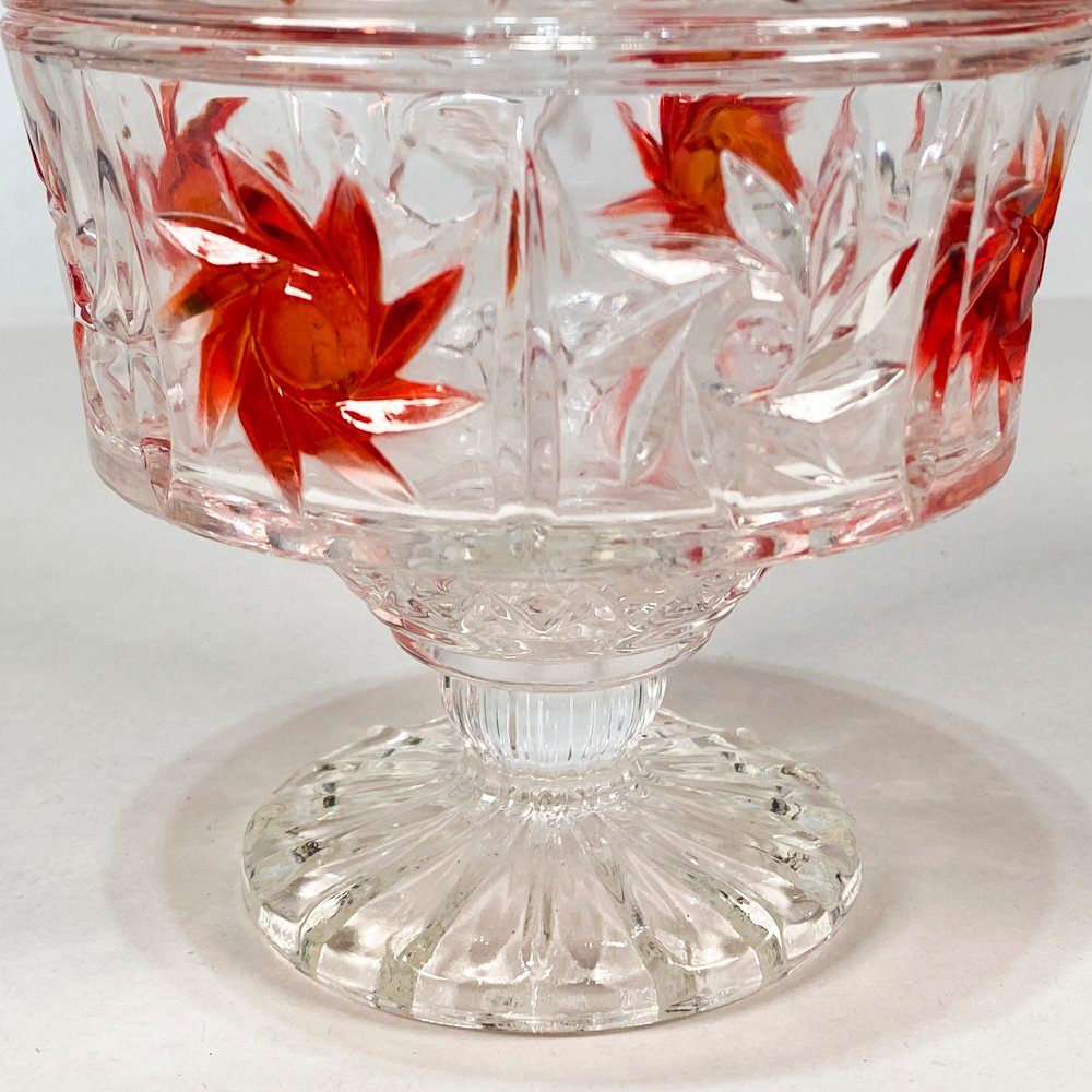 Vaso de cristal con flores rojas - imagen 3