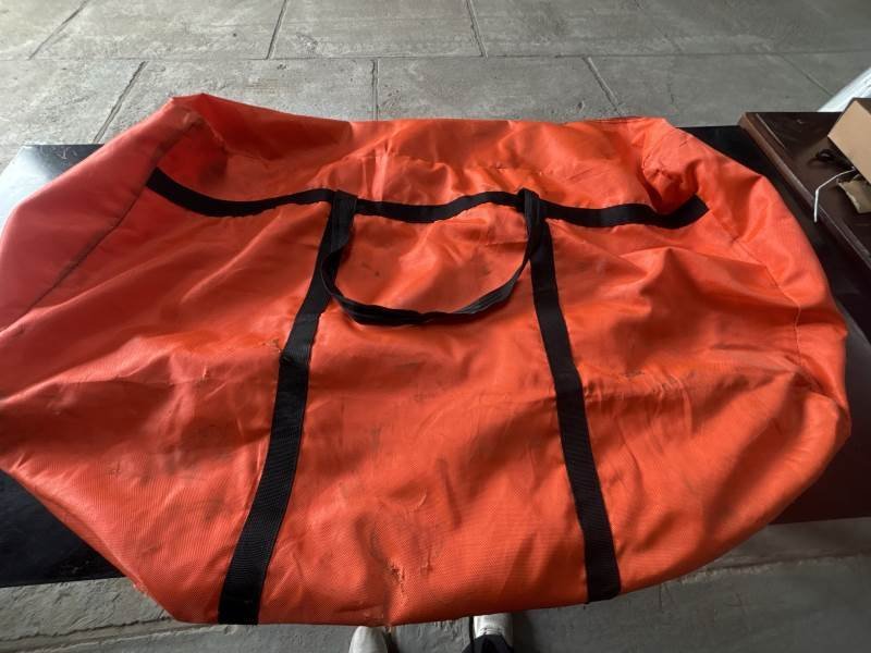 Bolso Grande Naranja de Lona Resistente