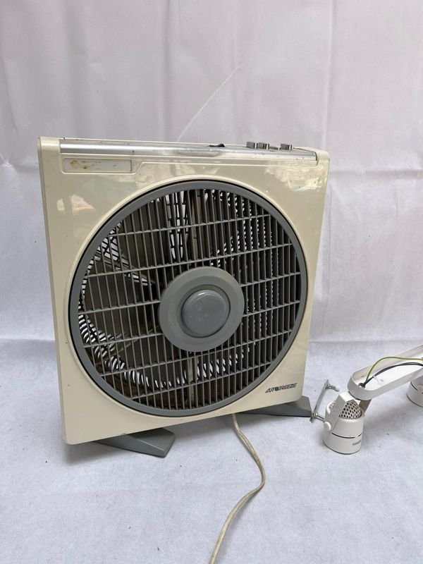 Ventilador autobreeze + Spot con 2 lamparas Dicroicas - Equipamiento de oficina - imagen 2