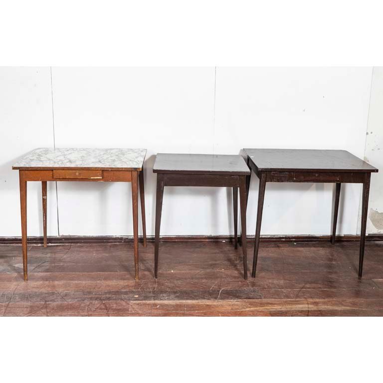 Lote anterior: Muebles de madera con detalles en la superficie