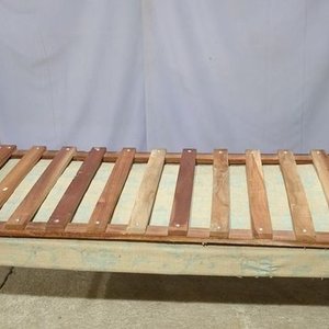 Lote anterior: Cama de Bronce 1 Plaza con Parrilla de Madera y Aplique Decorativo