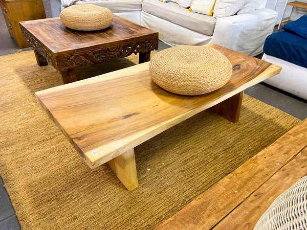 Mesa de Centro Rústica de Madera Maciza