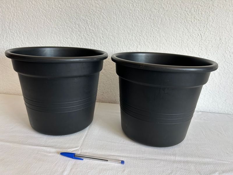 Macetas negras nuevas y útiles - imagen 2